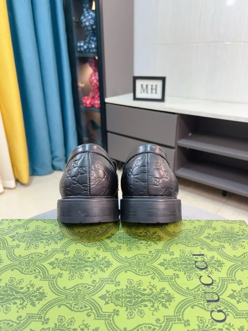 Men's shoes 💰500🌹🌹[GUCCI Gucci] A new style of formal men's leather shoes is coming ~ The original quality upper is made of Italian cowhide➕The leather is soft and delicate, comfortable and soft. The top layer of genuine leather, rubber wear-resistant outsole, the shoe shape is dignified and domineering, and the luxury charm is not concealed! The natural and free nouveau riche leads the trend. Code number: 38-44